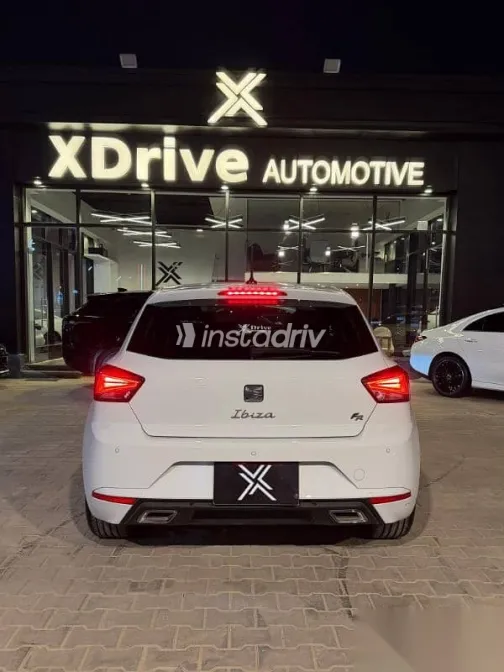 سيات ابيزا 2025 أبيض مستعملة للبيع - 4