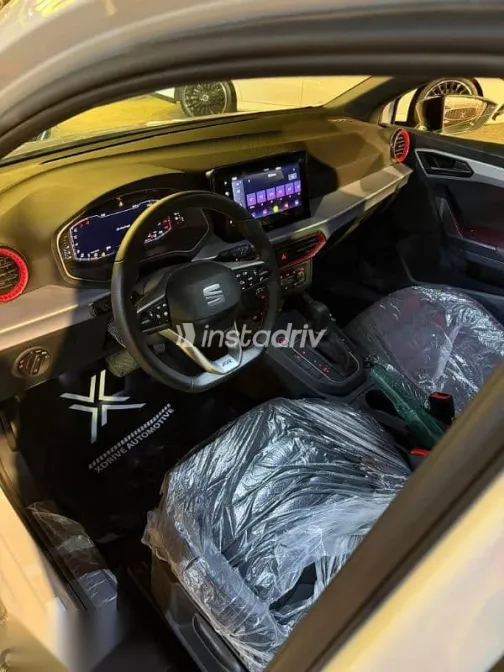 سيات ابيزا 2025 أبيض مستعملة للبيع - 6