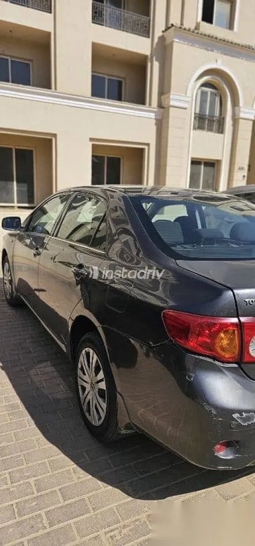 تويوتا كورولا 2009 فضي مستعملة للبيع - 5