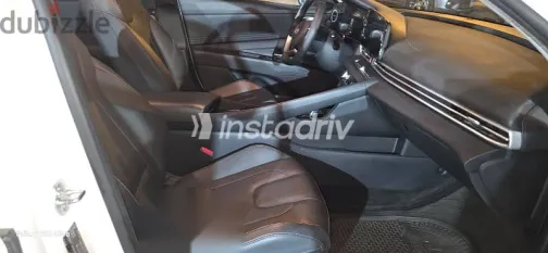 هيونداي إلنترا 2025 أبيض مستعملة للبيع - 6