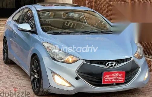 هيونداي إلنترا 2013 أزرق غامق مستعملة للبيع - 3