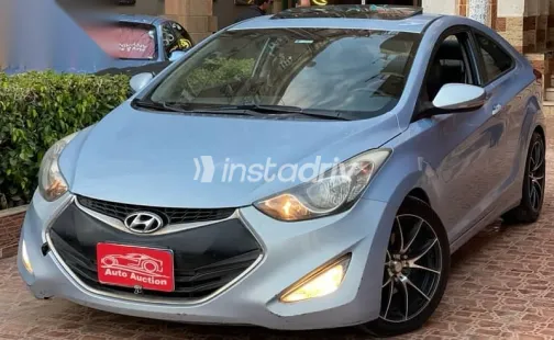 هيونداي إلنترا 2013 أزرق غامق مستعملة للبيع - 7