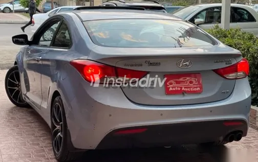 هيونداي إلنترا 2013 أزرق غامق مستعملة للبيع - 10