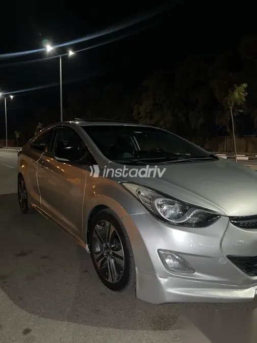 هيونداي إلنترا 2013 فضي مستعملة للبيع - 3