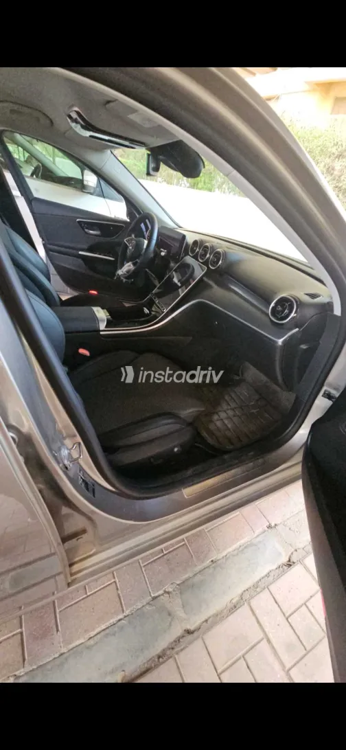 مرسيدس C 180 2023 أبيض مستعملة للبيع - 1