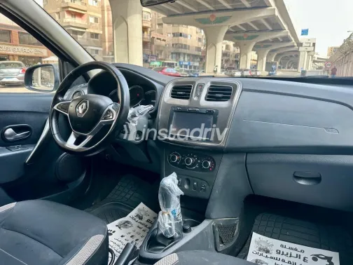 Renault Sandero Step Way 2019 White Used for Sale - 6