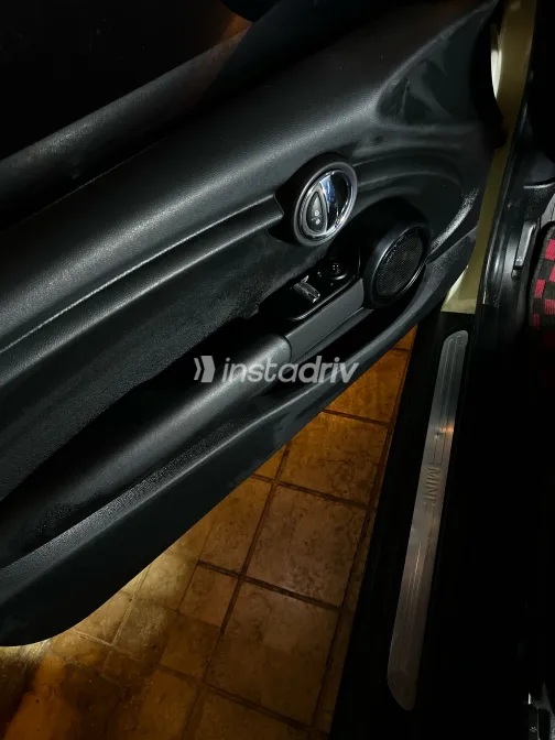 مينى كوبر 2019 أبيض مستعملة للبيع - 2