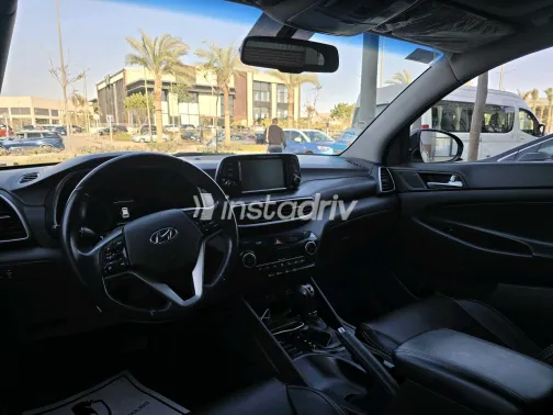 هيونداي توسان 2019 أبيض مستعملة للبيع - 2