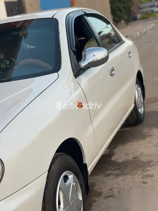 شيفروليه لانوس 2009 أبيض مستعملة للبيع - 2