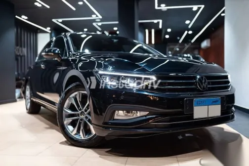 Volkswagen Passat 2022 Dark Blue Used for Sale - 1