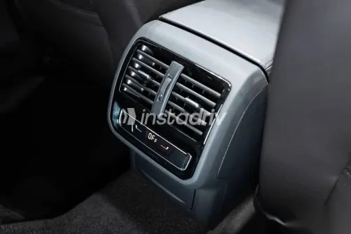 Volkswagen Passat 2022 Dark Blue Used for Sale - 9