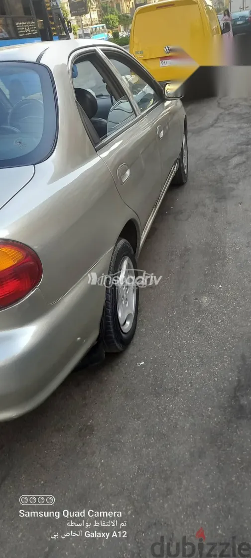Kia Sephia 2000 Gold Used for Sale - 3
