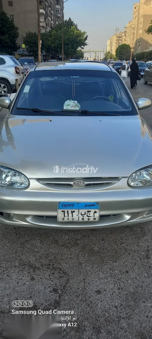 Kia Sephia 2000 Gold Used for Sale - 5