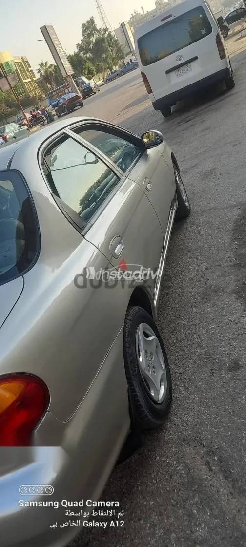 Kia Sephia 2000 Gold Used for Sale - 8