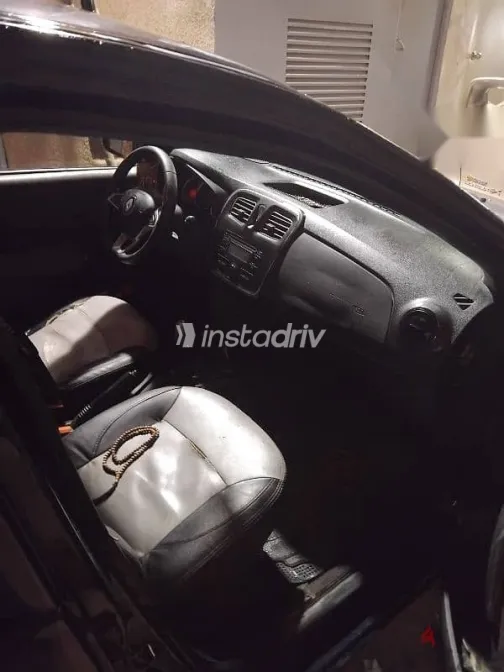 رينو لوجان 2018 أزرق غامق مستعملة للبيع - 4