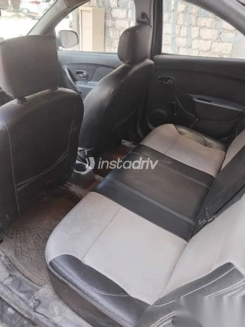 رينو لوجان 2018 أزرق غامق مستعملة للبيع - 9