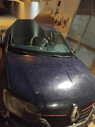 رينو لوجان 2018 أزرق غامق مستعملة للبيع