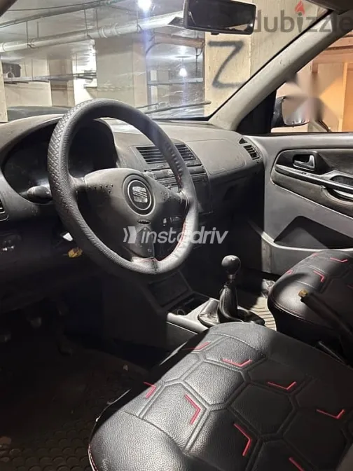 Seat Ibiza 2001 Burgundy Used for Sale - 2