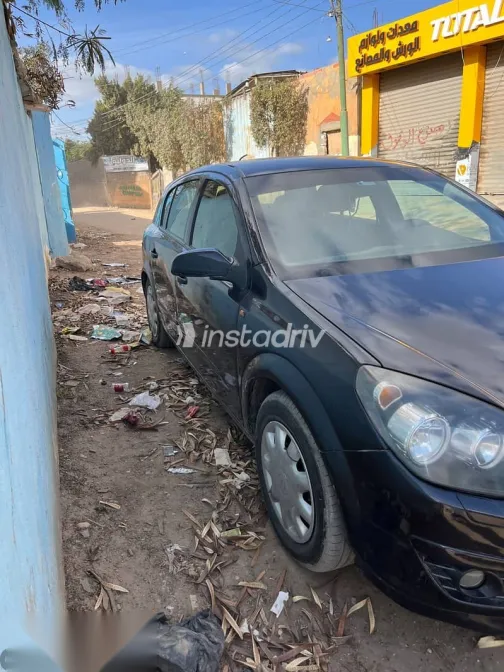 اوبل أسترا 2007 أسود مستعملة للبيع - 2