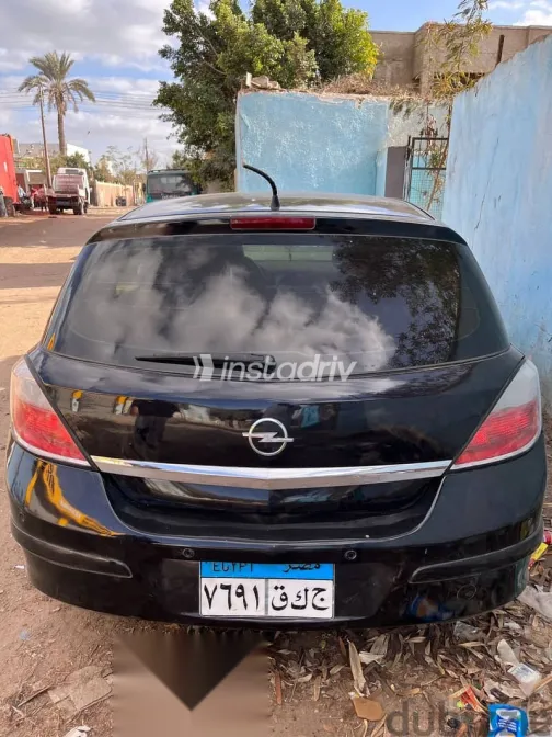 اوبل أسترا 2007 أسود مستعملة للبيع - 3