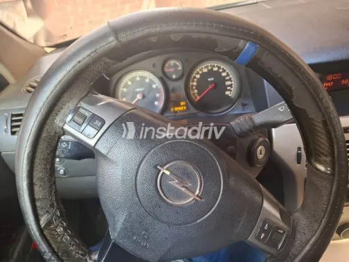 اوبل أسترا 2007 أسود مستعملة للبيع - 6