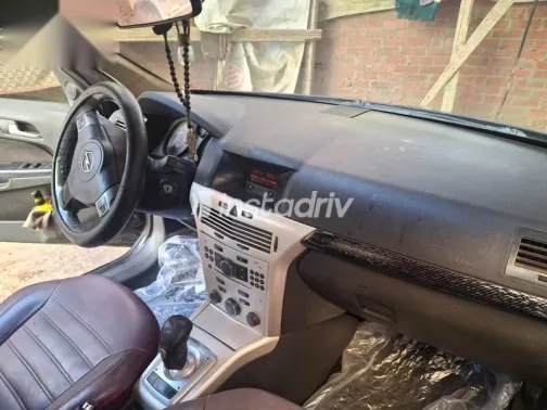 اوبل أسترا 2007 أسود مستعملة للبيع - 7