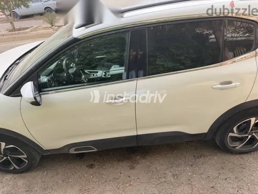 سيتروين C5 2021 أبيض مستعملة للبيع - 4