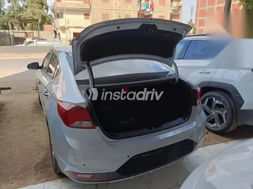 Hyundai Elantra 2026 White New for Sale - 4