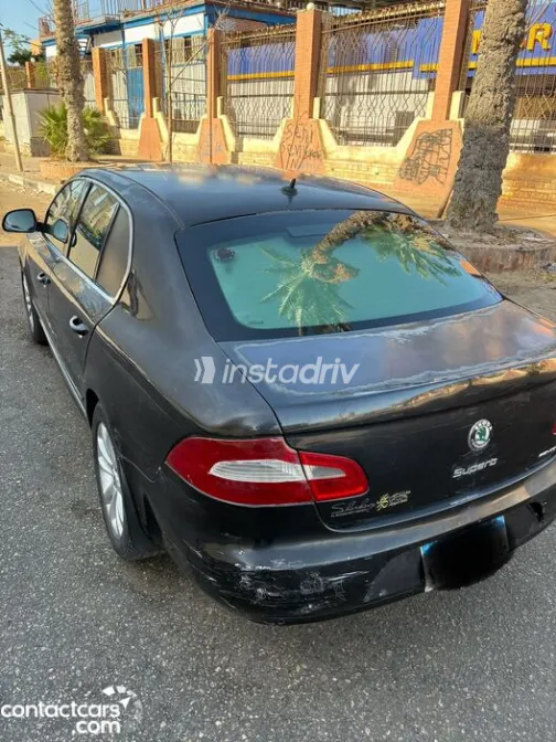 سكودا سوبيرب 2010 أبيض مستعملة للبيع - 2