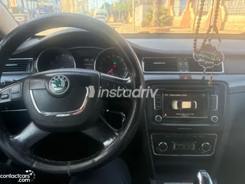 سكودا سوبيرب 2010 أبيض مستعملة للبيع - 5