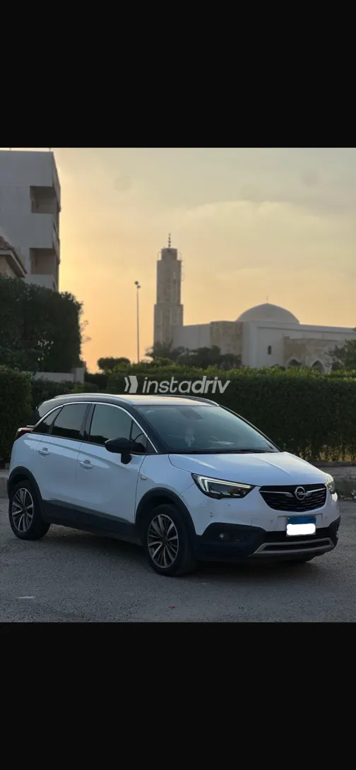 Opel Crossland 2019 White Used for Sale - 2
