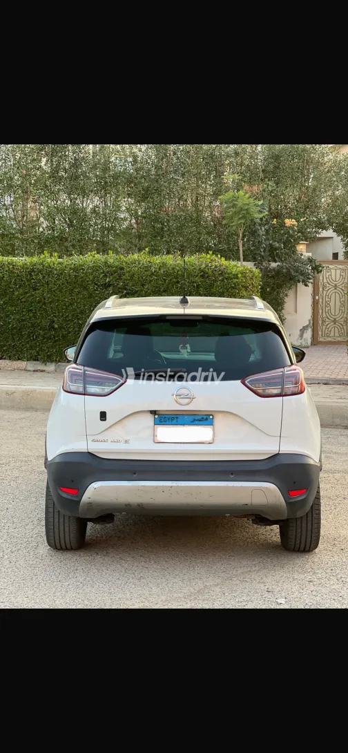 Opel Crossland 2019 White Used for Sale - 3