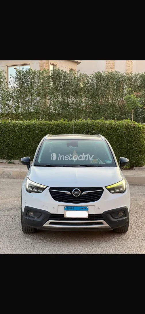 Opel Crossland 2019 White Used for Sale - 4
