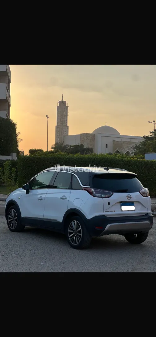 Opel Crossland 2019 White Used for Sale - 5