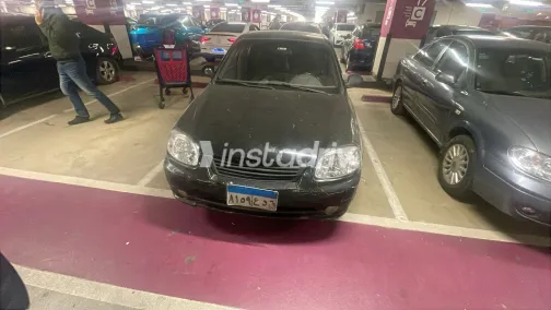 Hyundai Verna 2013 White Used for Sale - 9