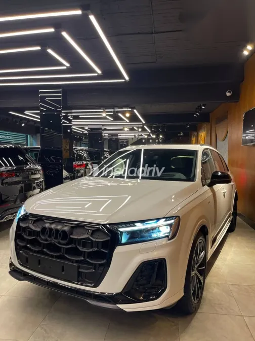 اودي Q7 2025 أبيض جديدة للبيع - 1