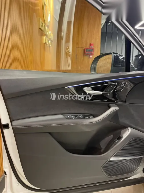 اودي Q7 2025 أبيض جديدة للبيع - 7