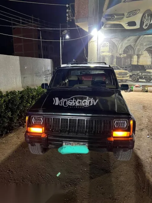 جيب شيروكي 1993 أبيض مستعملة للبيع - 1