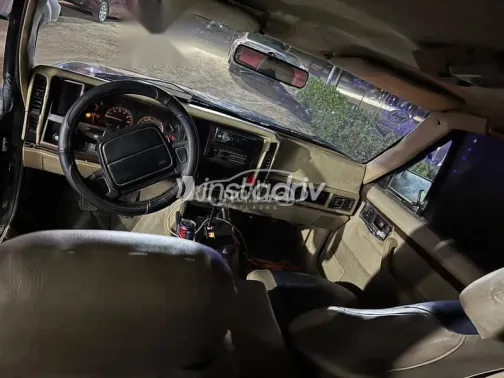 جيب شيروكي 1993 أبيض مستعملة للبيع - 7