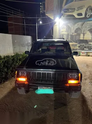 جيب شيروكي 1993 أبيض مستعملة للبيع