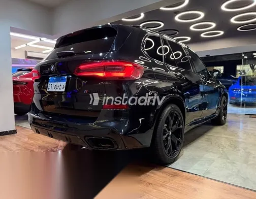 بي ام دبليو X5 2020 أسود مستعملة للبيع - 3