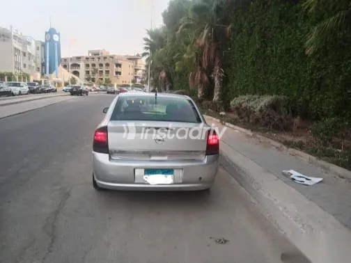 اوبل فيكترا 2008 فضي مستعملة للبيع - 9