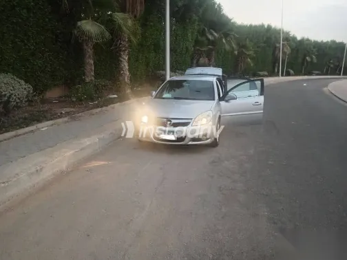 اوبل فيكترا 2008 فضي مستعملة للبيع - 10