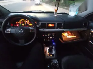 اوبل فيكترا 2008 فضي مستعملة للبيع