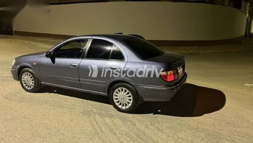 نيسان صنى 2003 رمادي مستعملة للبيع - 2