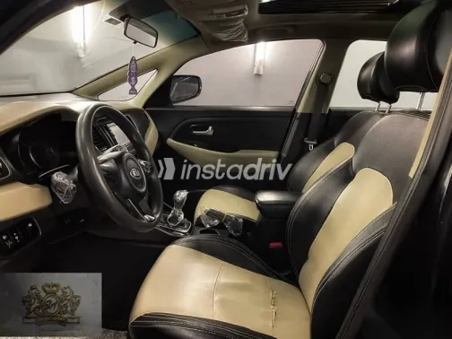 كيا كارينز 2014 أسود مستعملة للبيع - 7