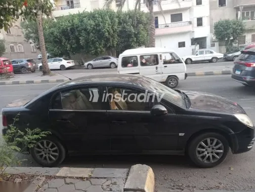 اوبل فيكترا 2008 أسود مستعملة للبيع - 1