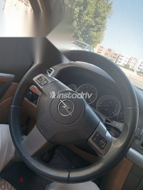 اوبل فيكترا 2008 أسود مستعملة للبيع - 6