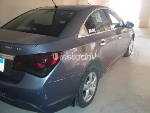 شيفروليه كروز 2015 أبيض مستعملة للبيع - 4