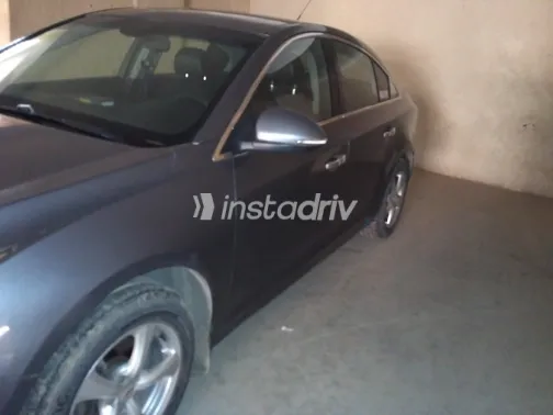 شيفروليه كروز 2015 أبيض مستعملة للبيع - 6